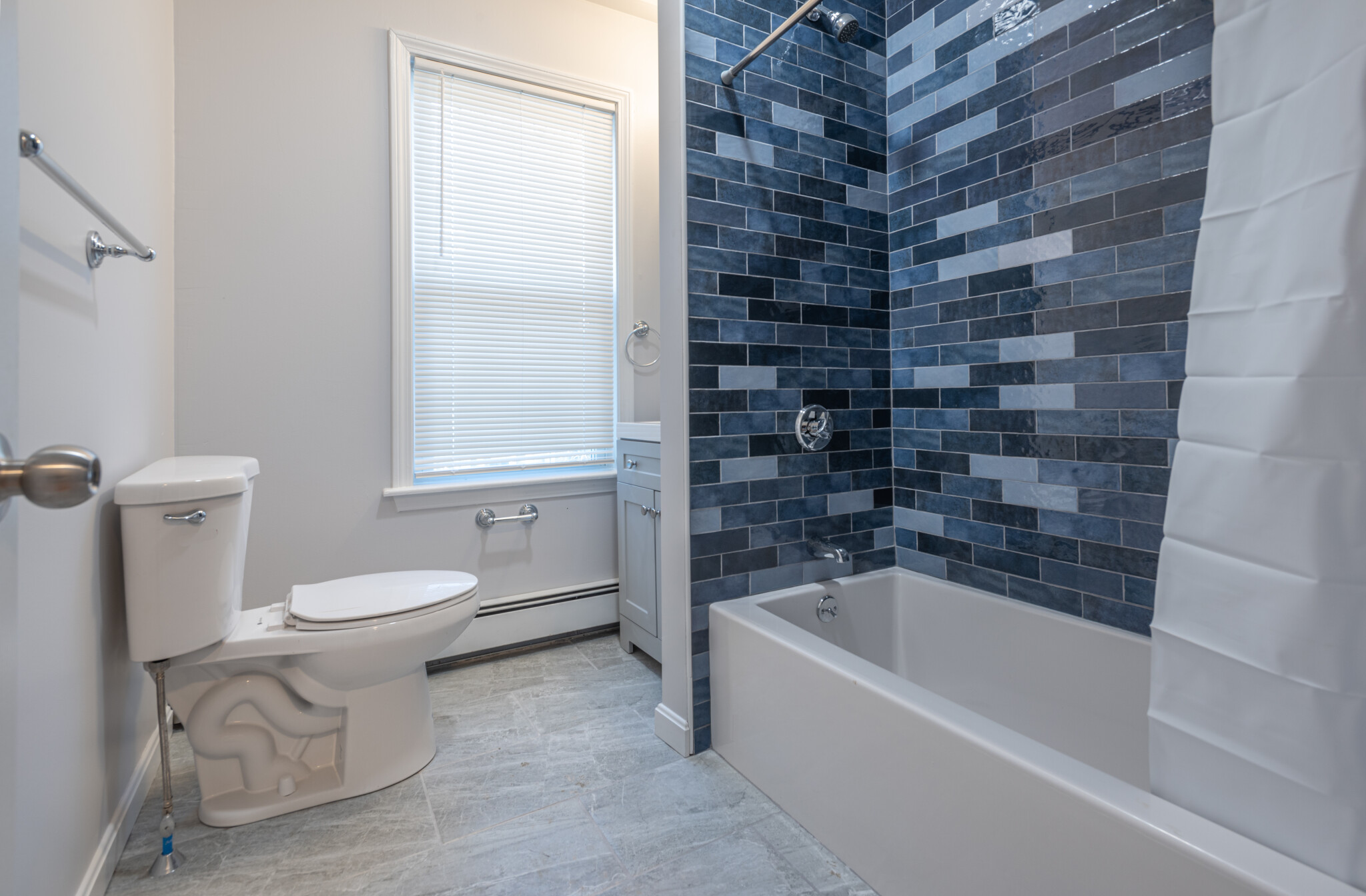 4 bed, 2 bath apartment for rent at 18 Hews Unit 2, Cambridgeport — photo 8 of 24