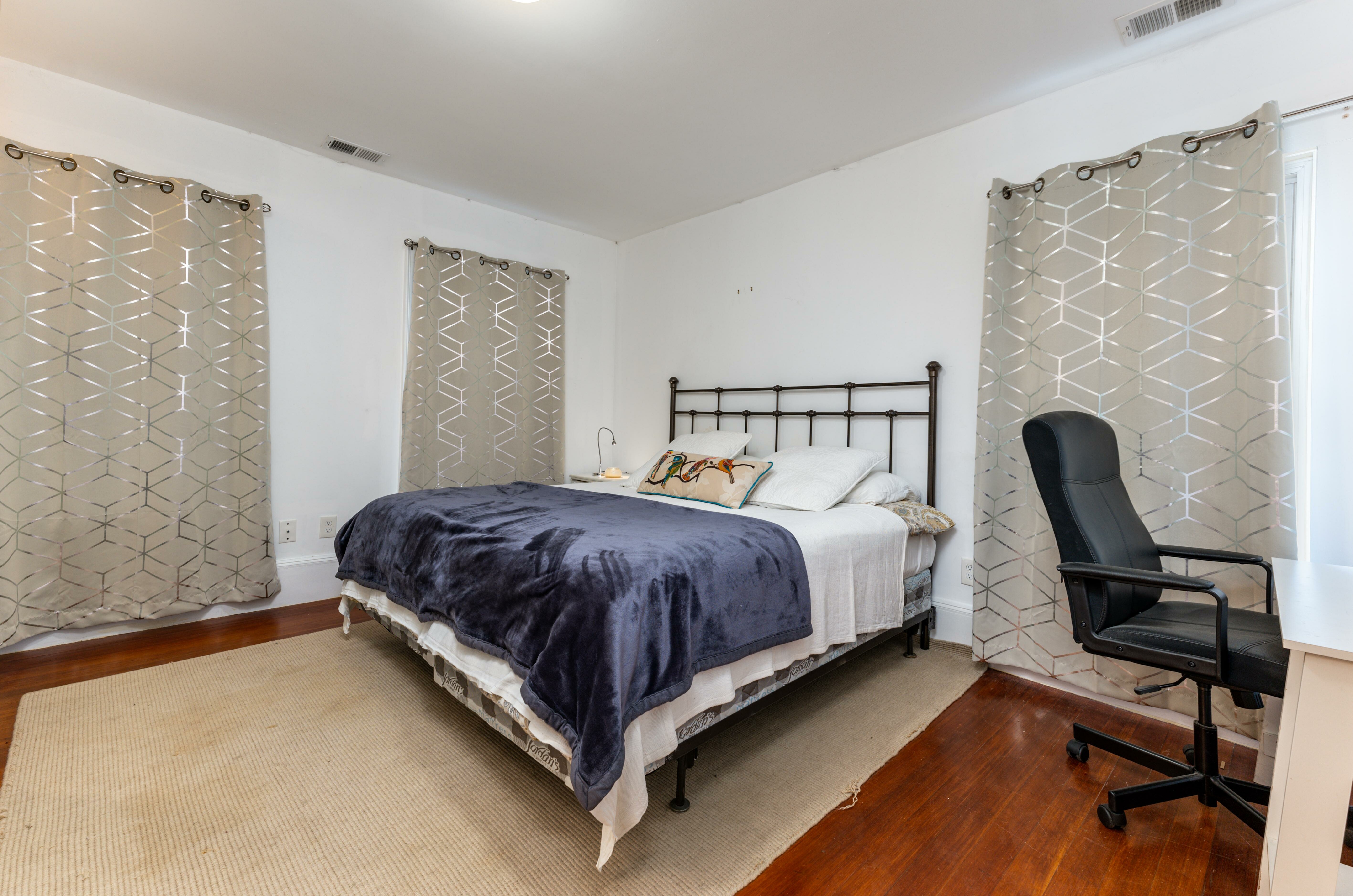 7 bed, 4+ bath apartment for rent at 18 Holton St, Allston — photo 4 of 6