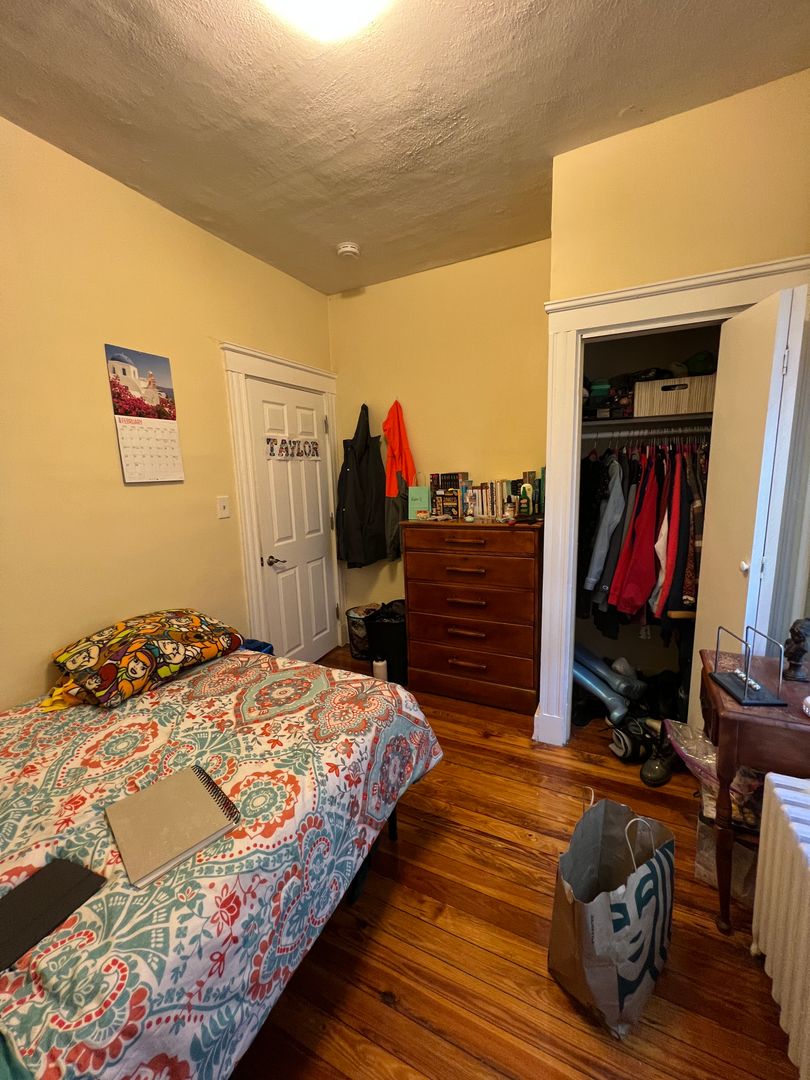 3 bed, 1 bath apartment for rent at 17 Dow St Unit A, West Somerville — photo 18 of 19