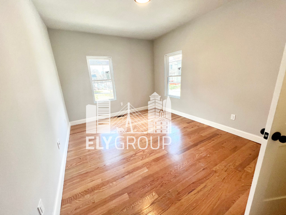 4 bed, 2 bath apartment for rent at 31 Lincoln St Unit 1, West Medford — photo 18 of 21