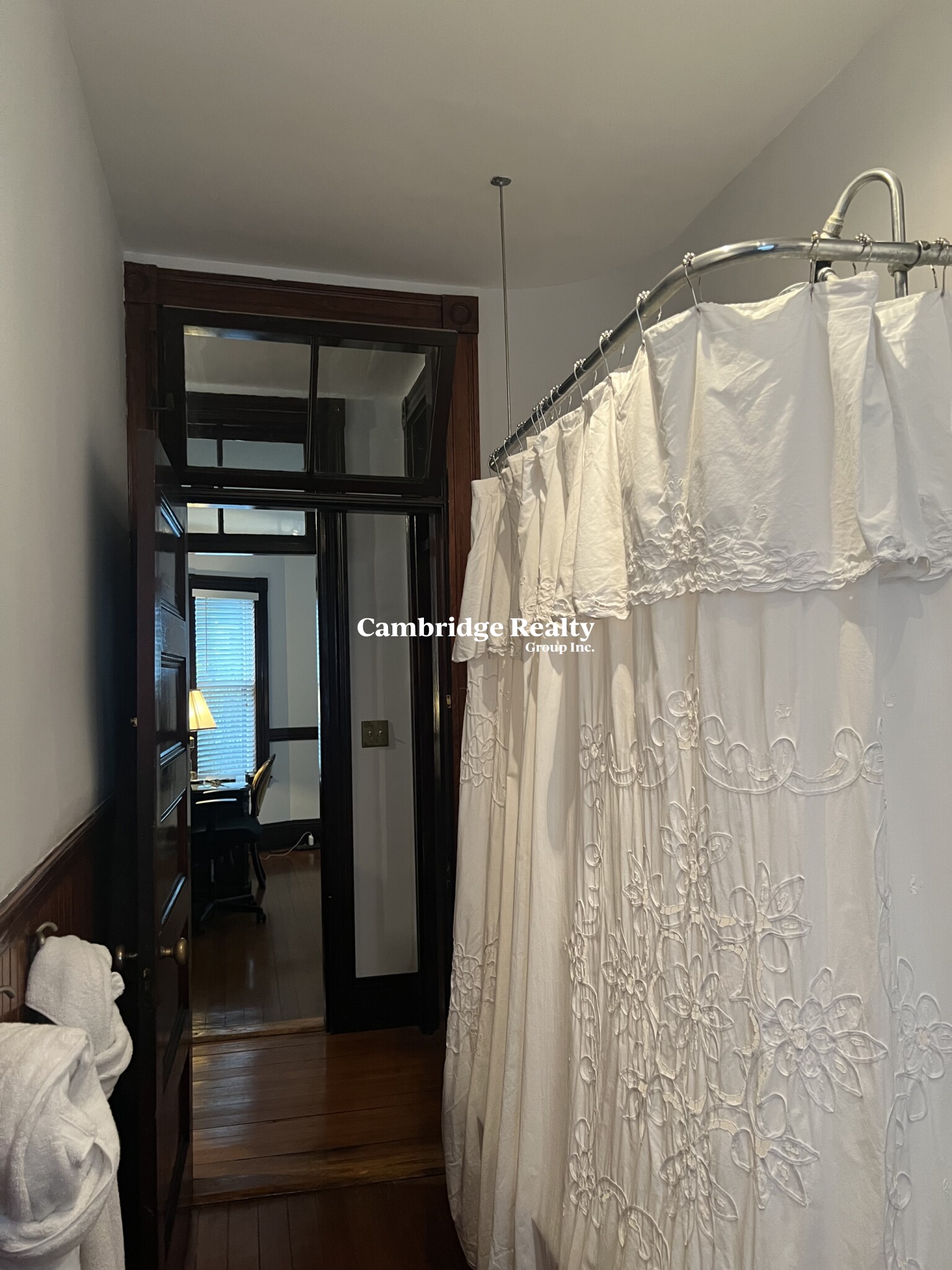 2.5 bed, 1.5 bath apartment for rent at 119 Antrim St Unit , Mid Cambridge — photo 18 of 27