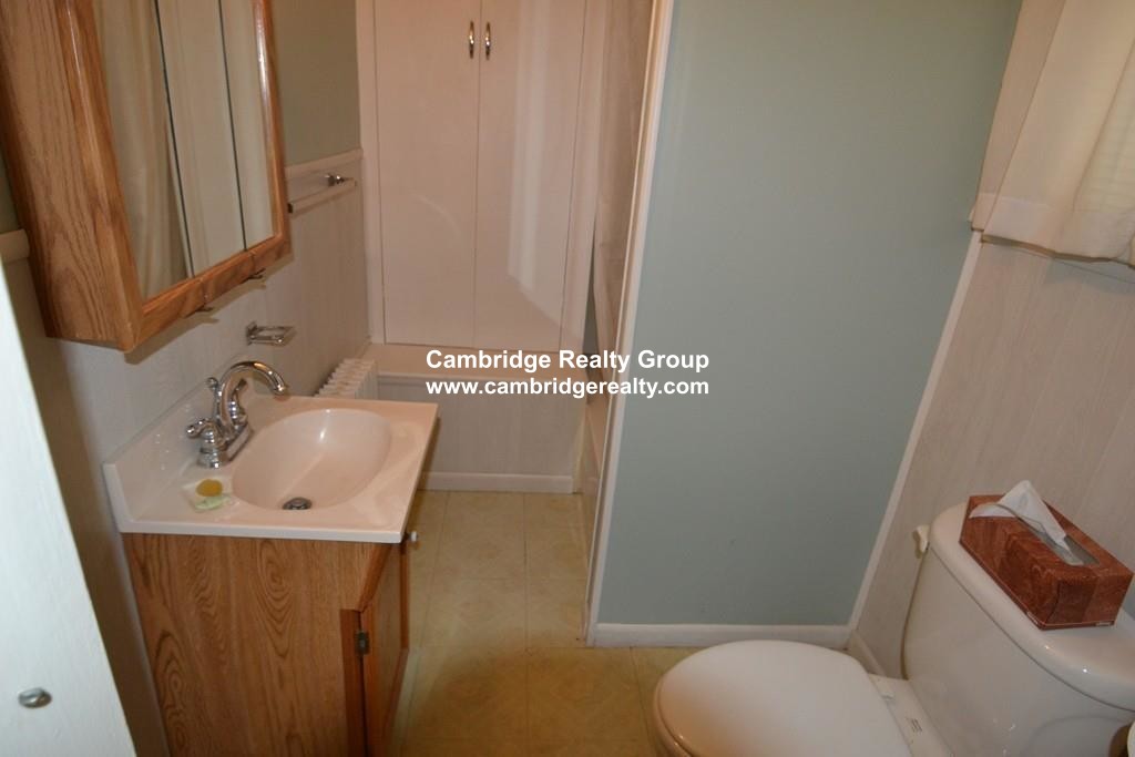 22 Grand View Ave, Prospect Hill