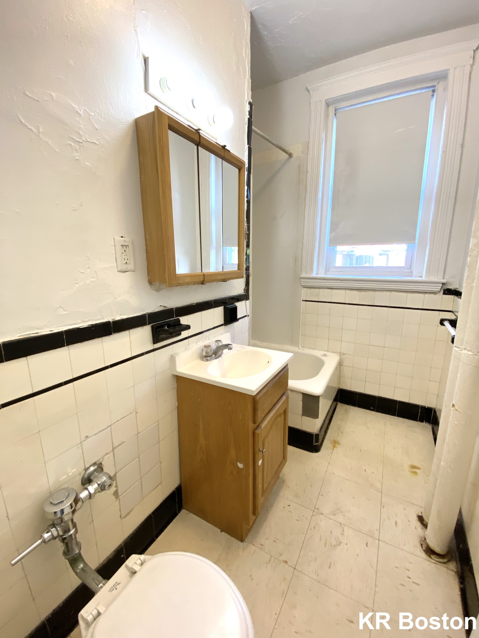 1 bed, 1 bath apartment for rent at 1800 Commonwealth Ave Unit 18, Brighton — photo 3 of 3