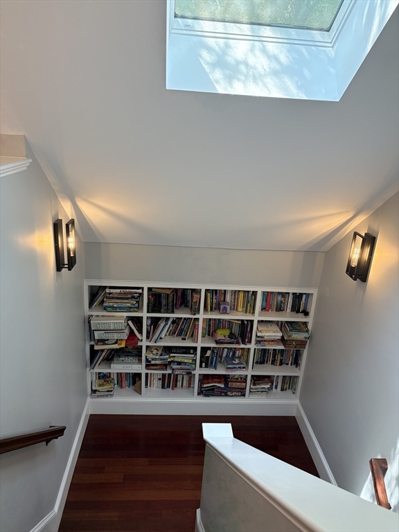 92 Dothan St, Arlington