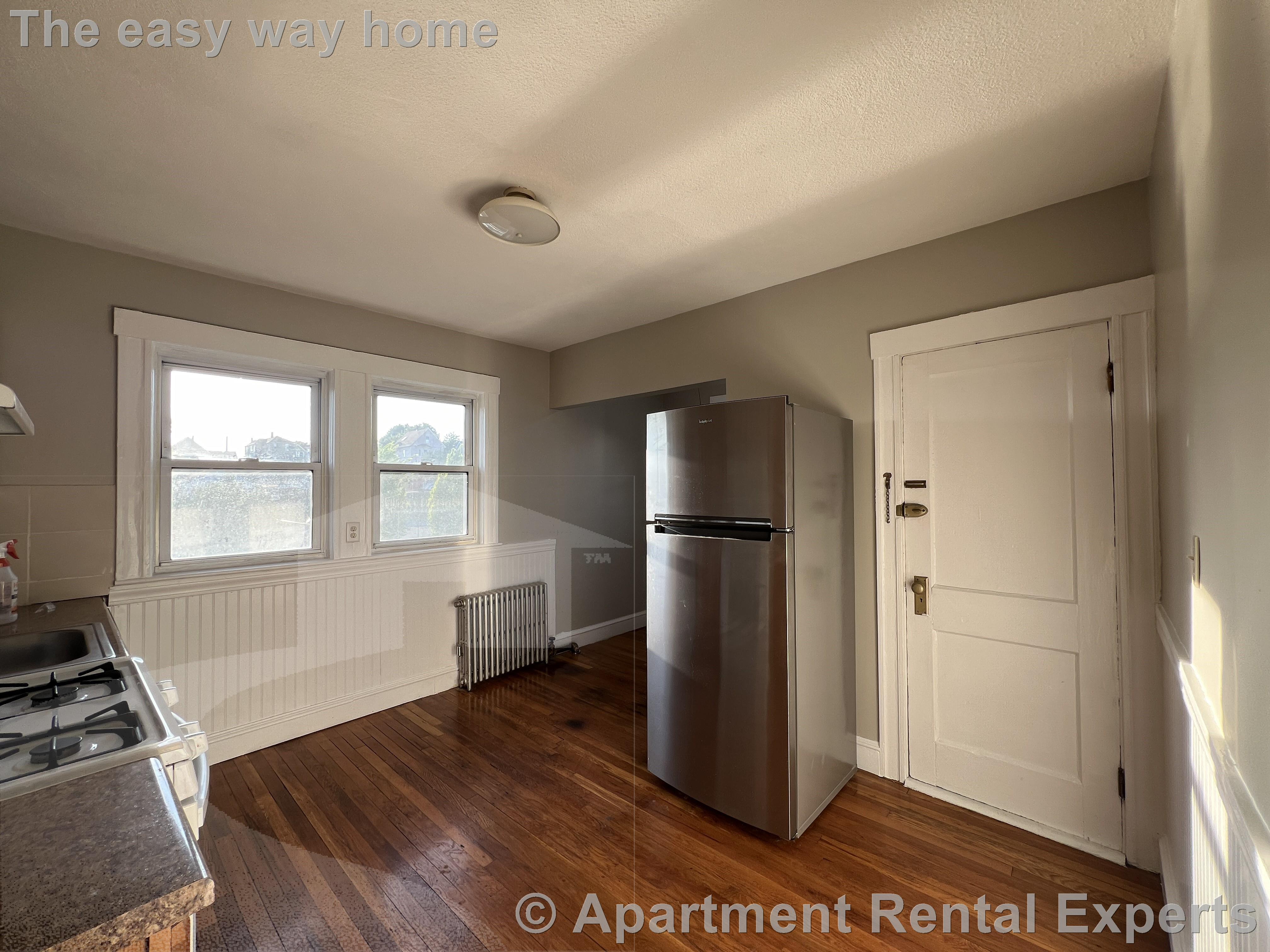 274 Chelsea St, Everett