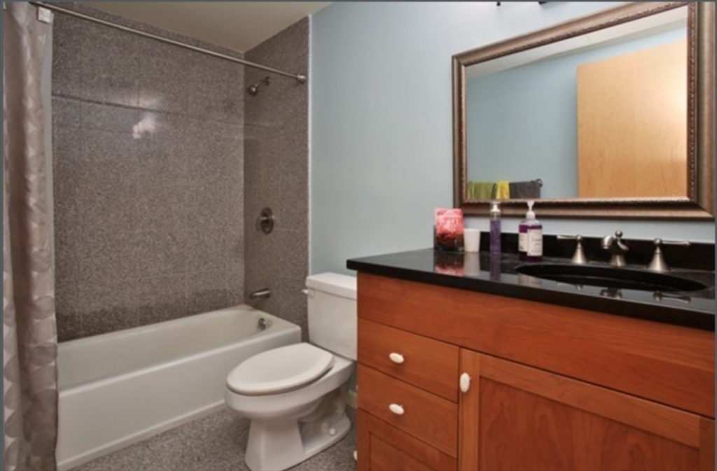 111 Beach, Leather District