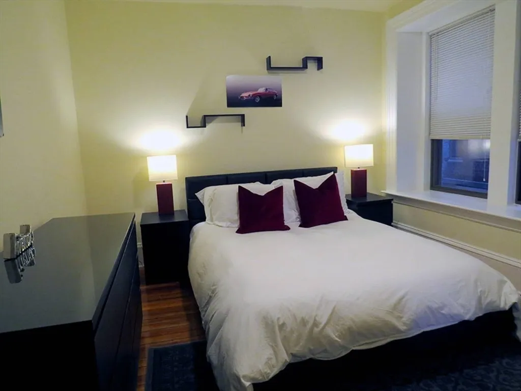 1462 Beacon St, Corey Hill