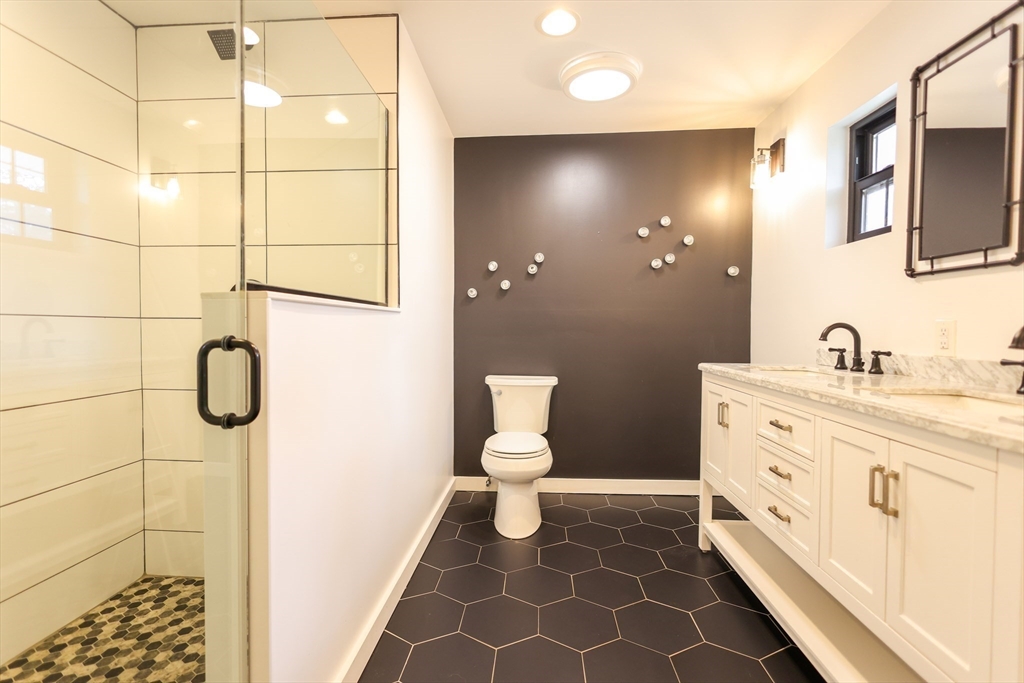 321 Nichols St, Norwood