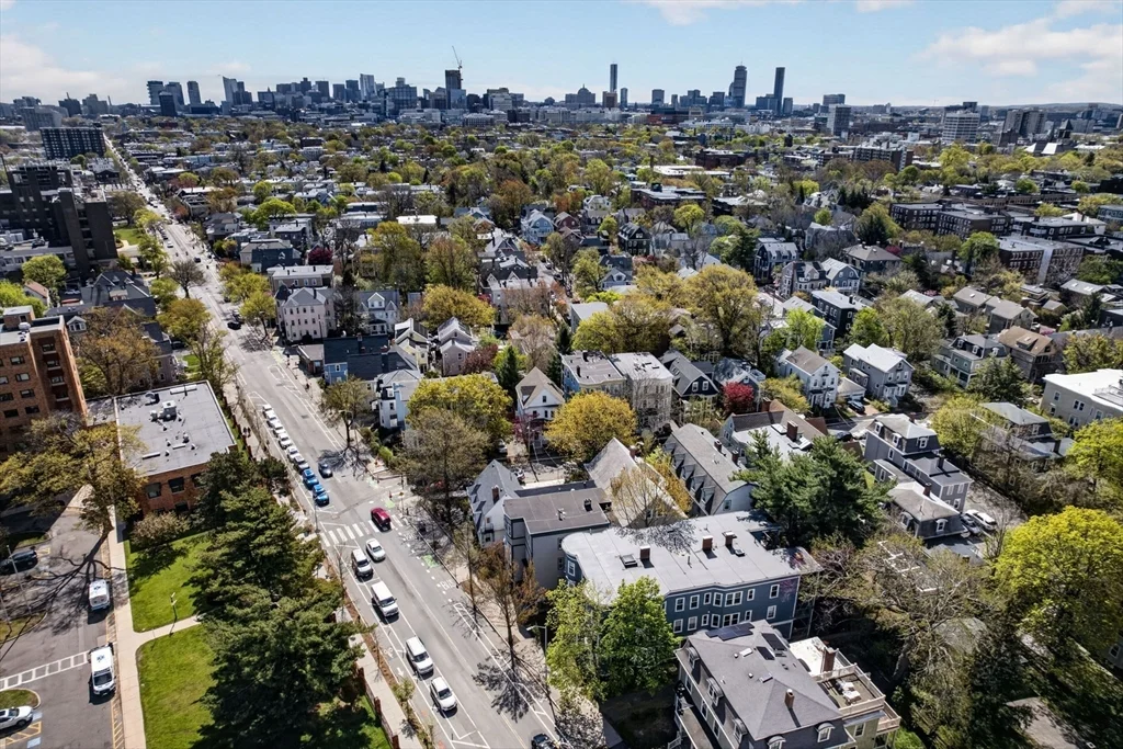 1576 Cambridge St, Mid-Cambridge