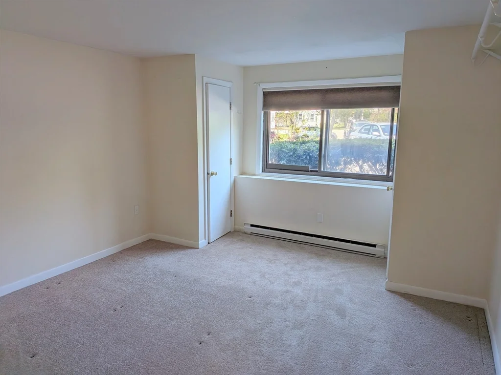 16 Juniper Rd, North Attleboro
