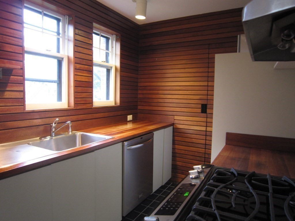 993 Memorial Dr, Harvard Square