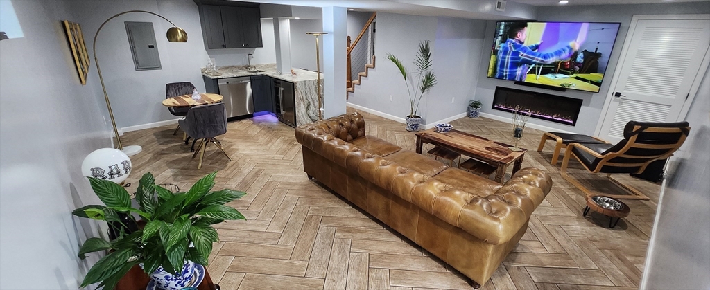 55 Arborfield Rd, Roslindale