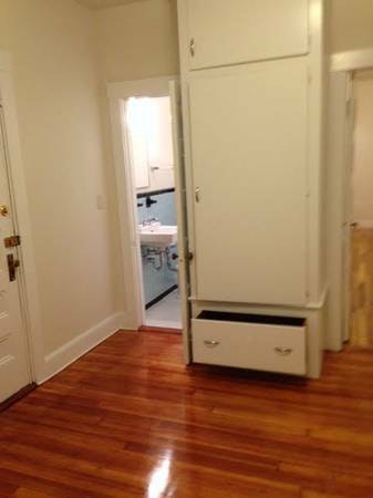 1 bed, 1 bath apartment for rent at 181 Winthrop Rd Unit 1, Washington Square — photo 9 of 14