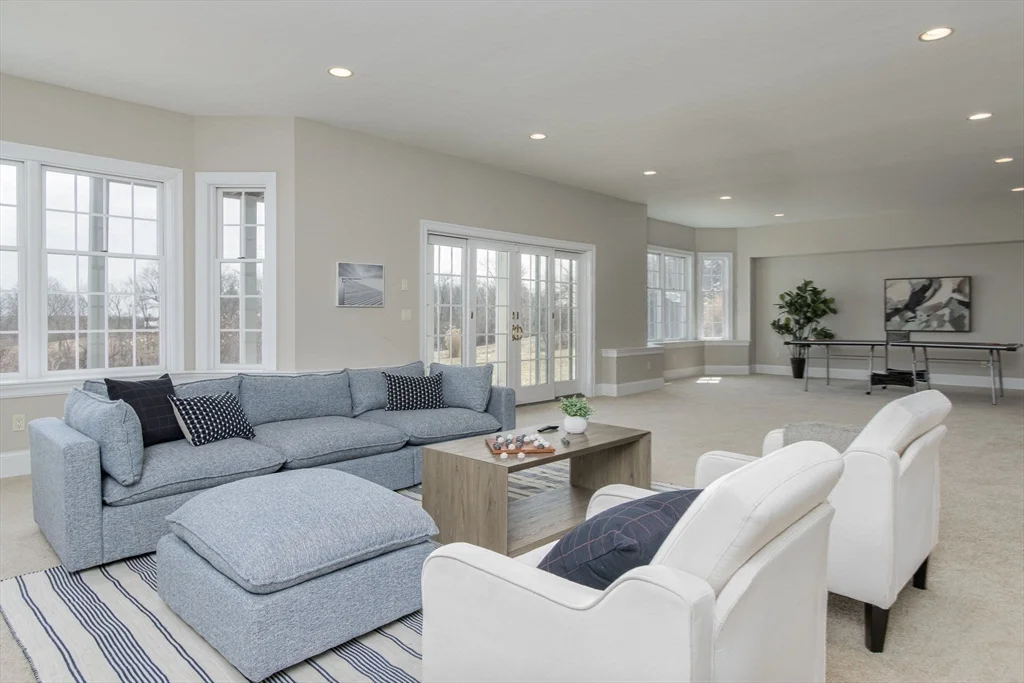 63 Skyfields Dr, Groton