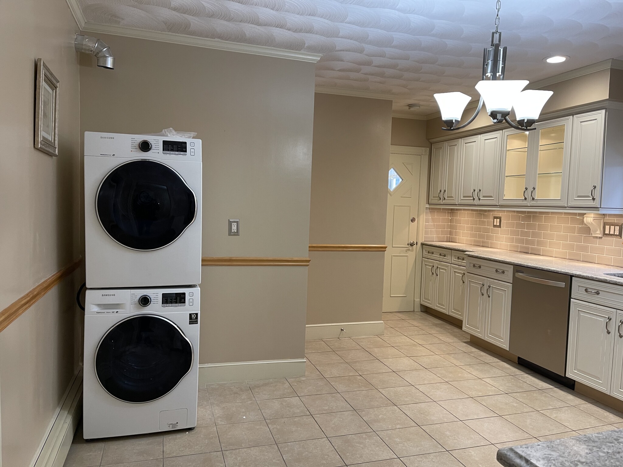 4 bed, 1 bath apartment for rent at 143 Cottage St Unit 2, East Boston — photo 3 of 7