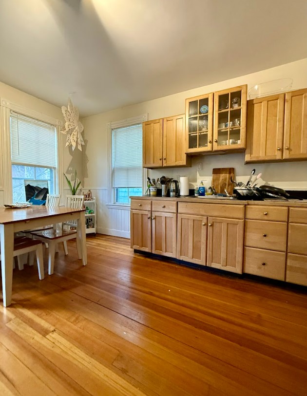 68 Hillside St, Mission Hill