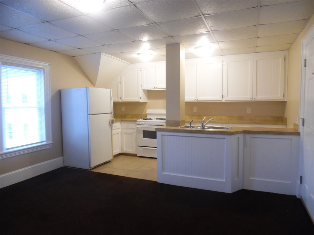 1199 Rodman St, Fall River