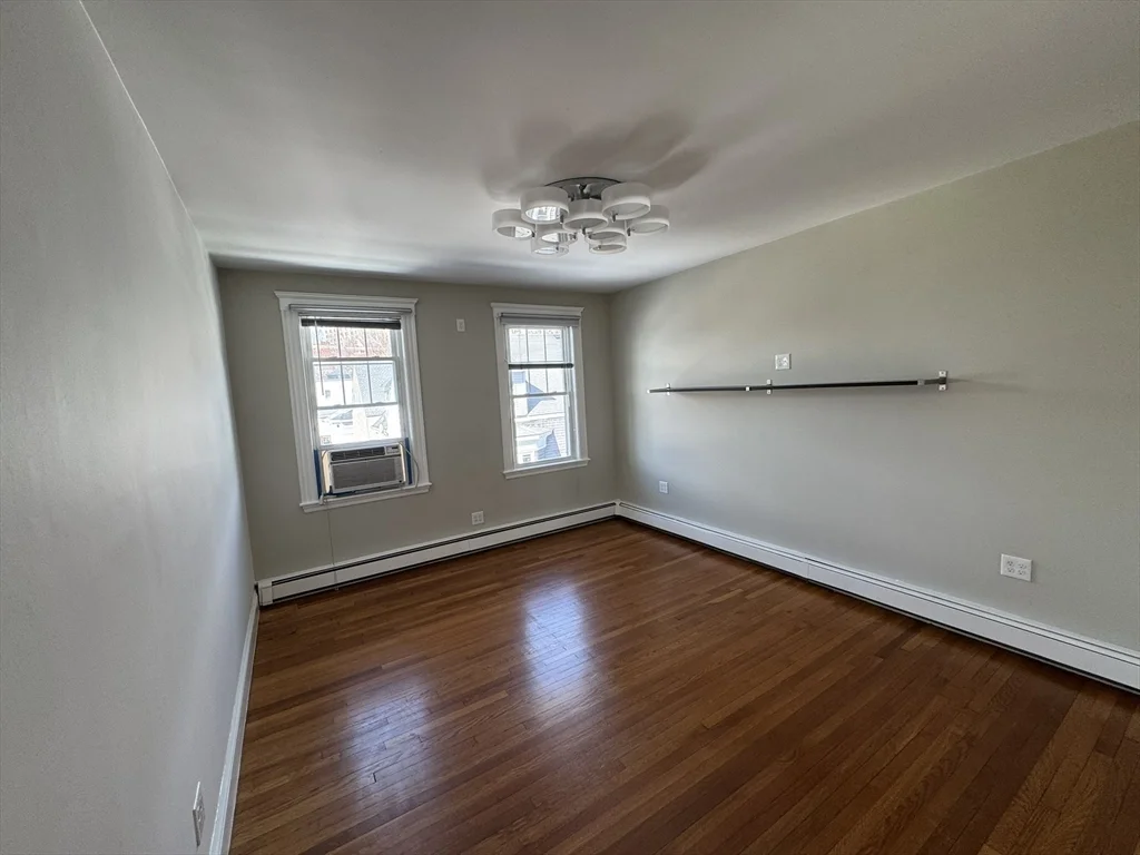 84 Tudor St, Chelsea