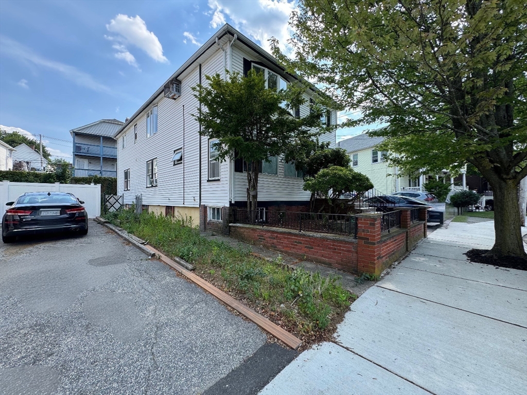 47 Estes St, Everett