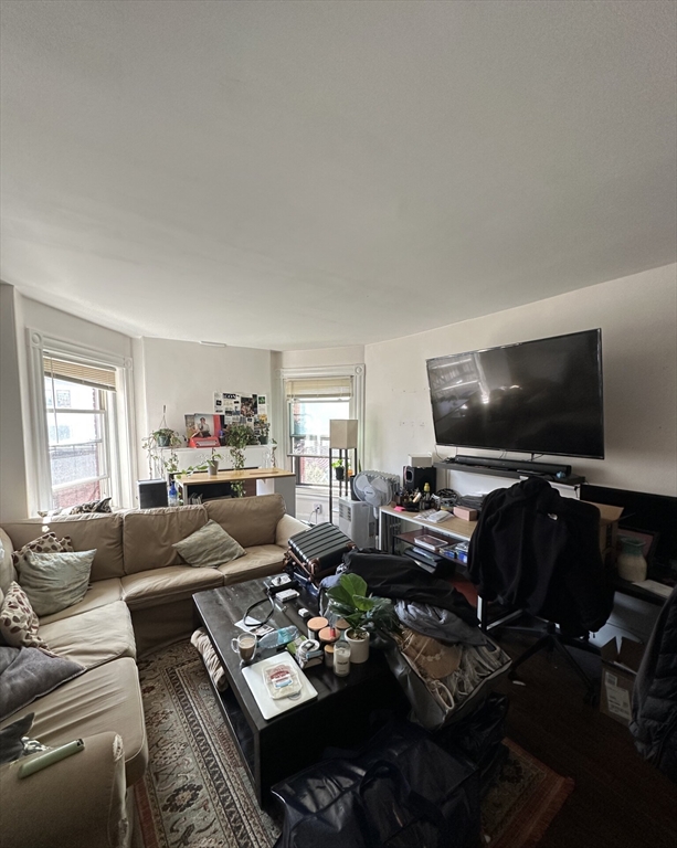 847 Beacon St, Fenway