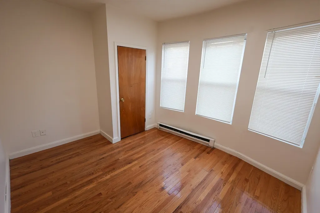 1 Kenilworth St, Roxbury