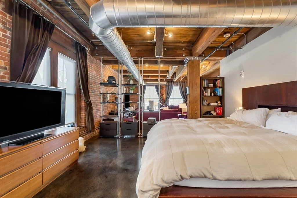 9 W Broadway, South Boston