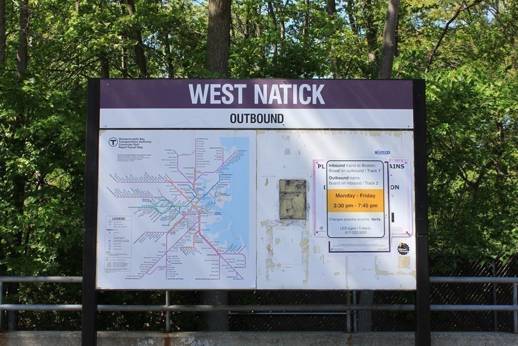 52 Village Brook Ln, Natick