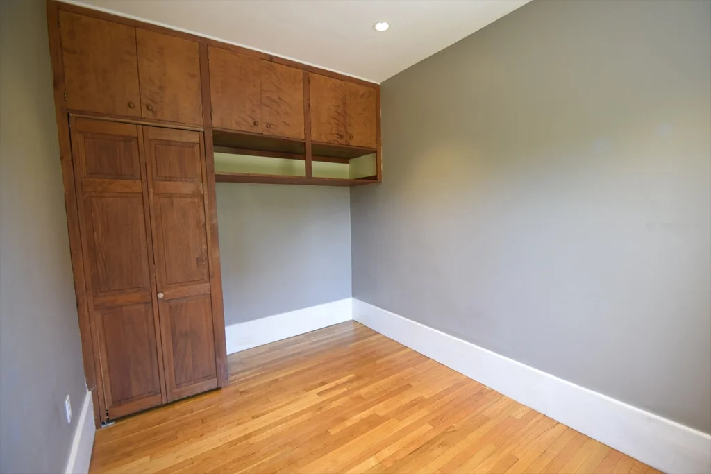 1402 Beacon St, Coolidge Corner