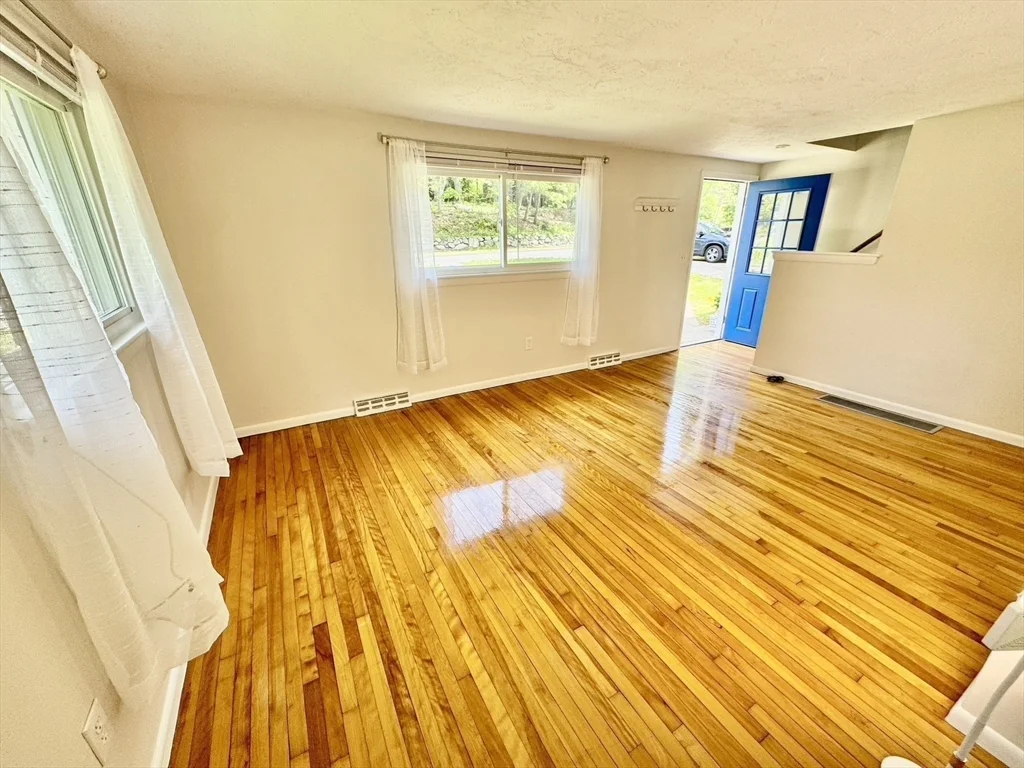 114 Central St, Acton