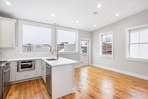 1 bed, 1 bath apartment for rent at 182 7th St Unit 3, South Boston