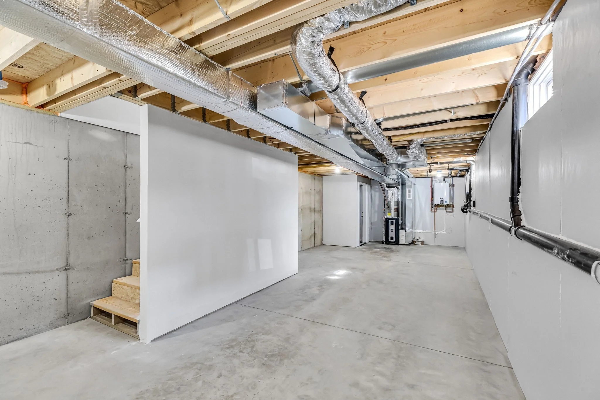 213 Pine St, Six Corners