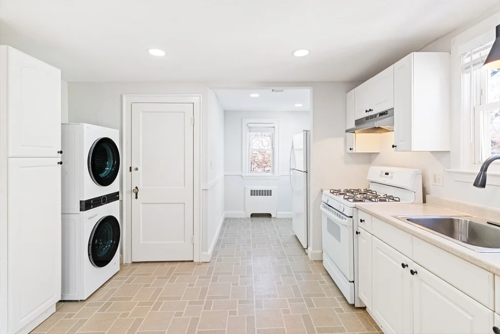 126 Washington Ave, Waltham