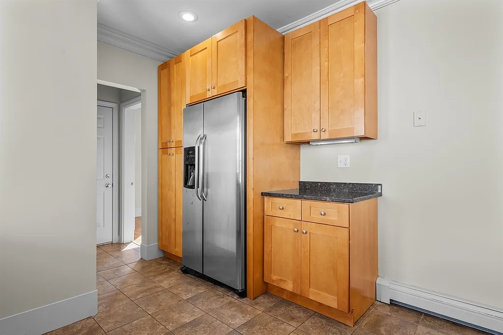 11 Woodlawn St, Jamaica Plain