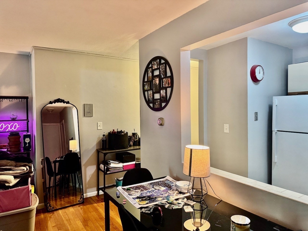 10 Linda Ln, Dorchester