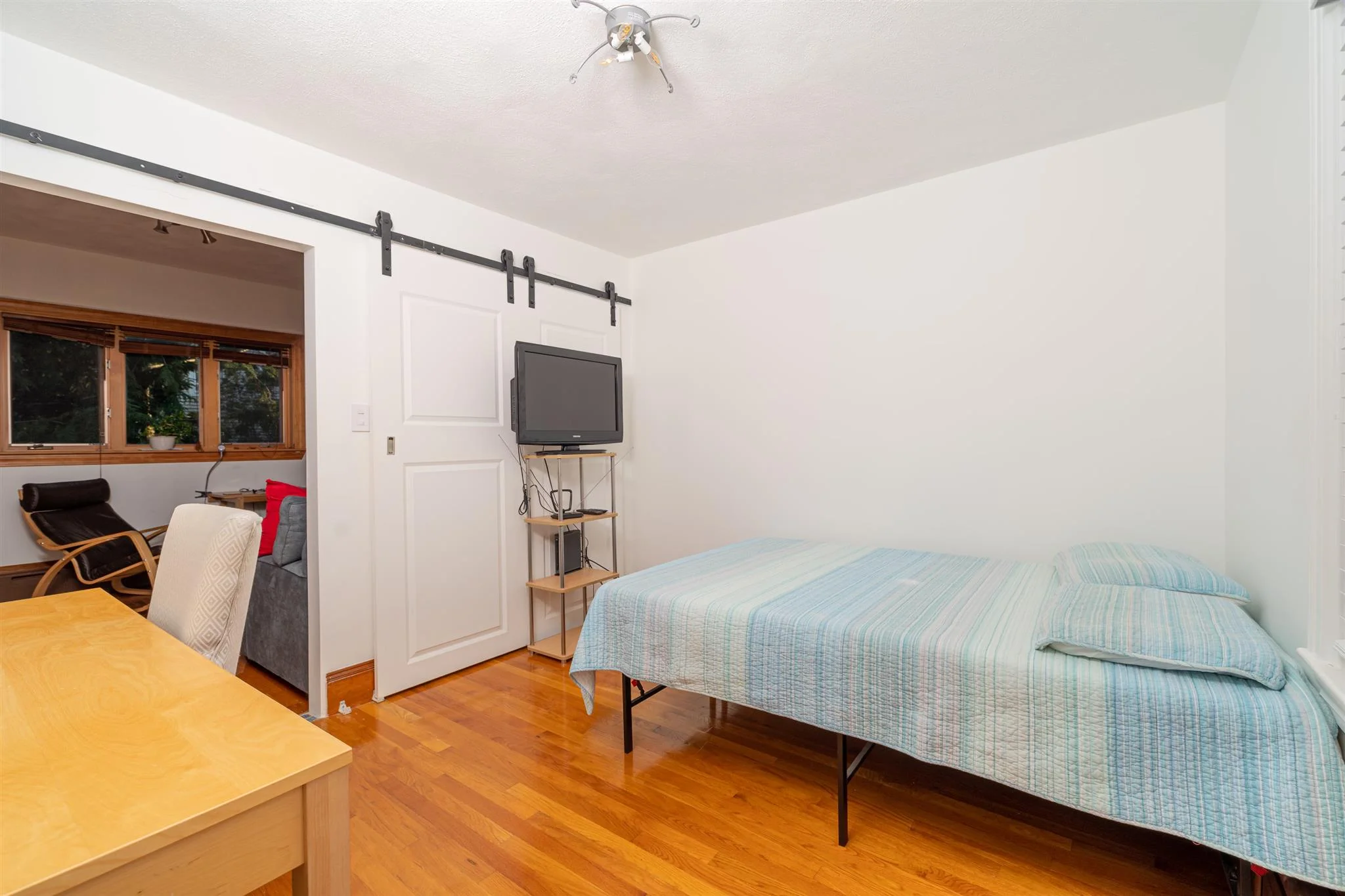 11 Hinckley St, Magoun Square