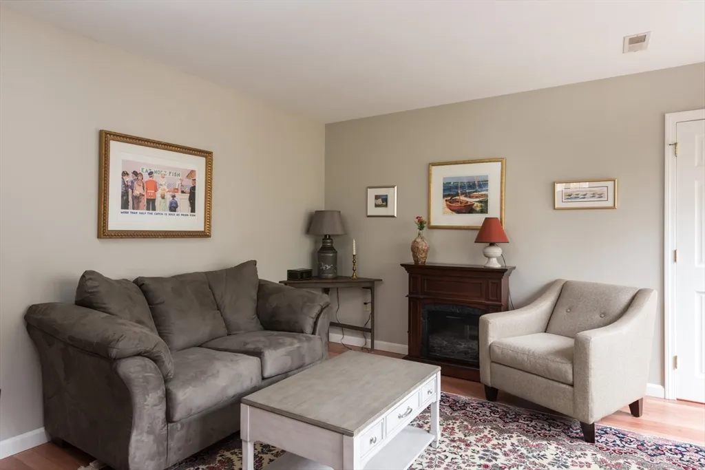 15 Parlowtown Rd, Marion