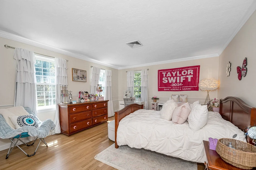 4 Nashoba Dr, Chelmsford