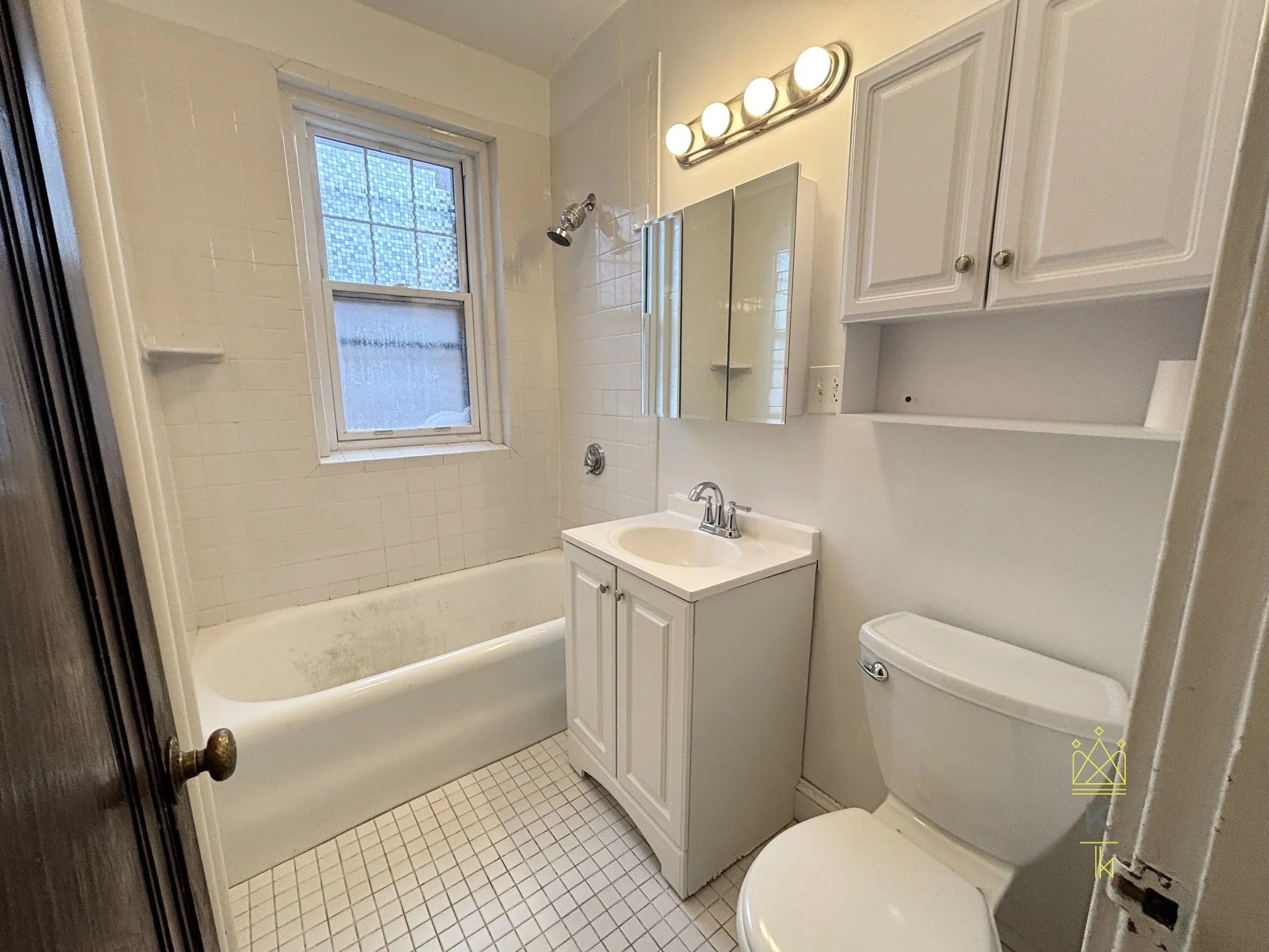 1949 Commonwealth Ave, Brighton