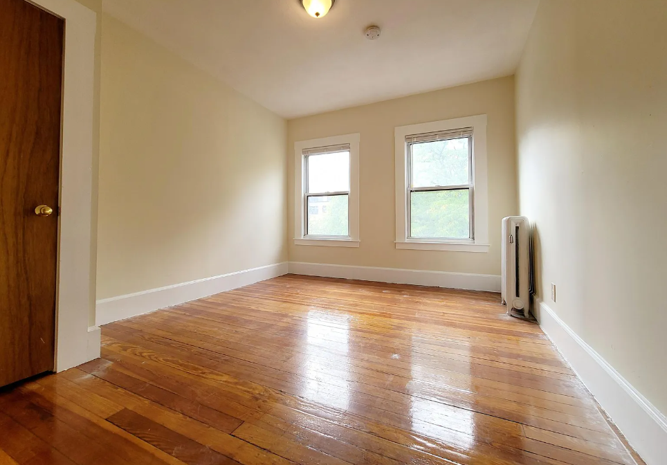 132 1/2 Oxford St, Baldwin