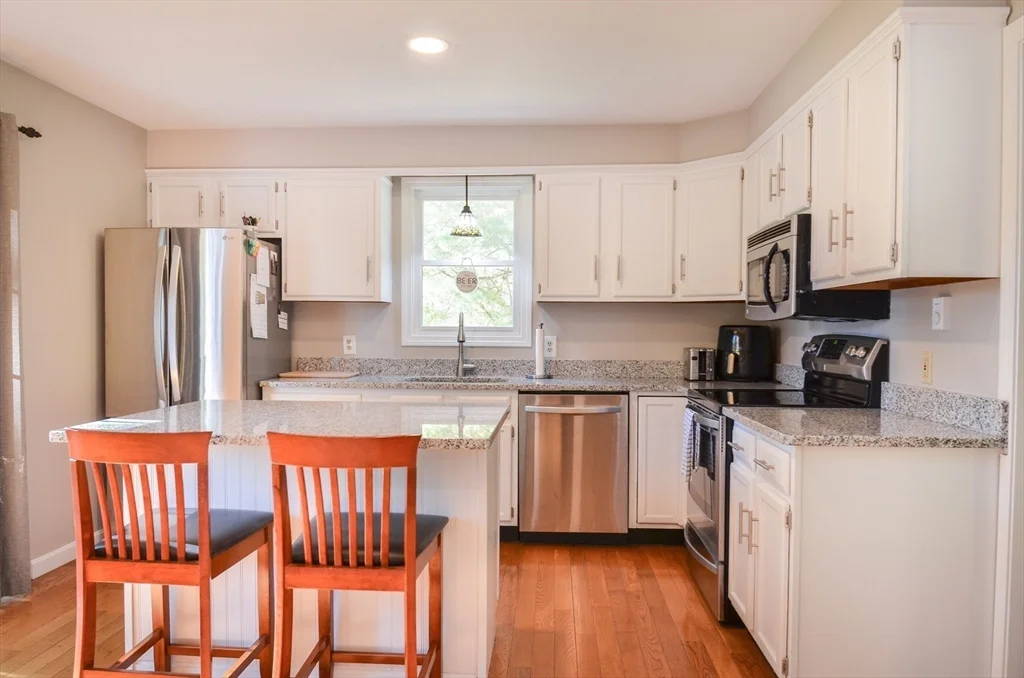 52 Stockton St, Boylston