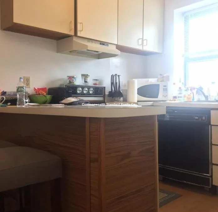 829 Beacon St, Fenway