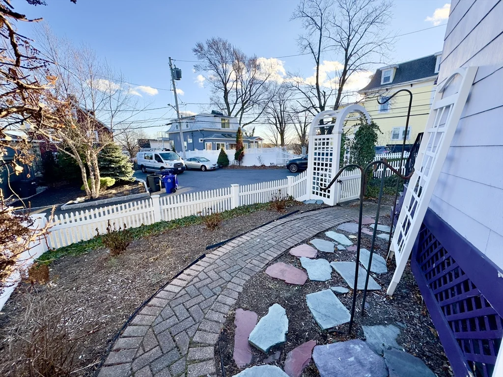 8 Fox Point, Dorchester