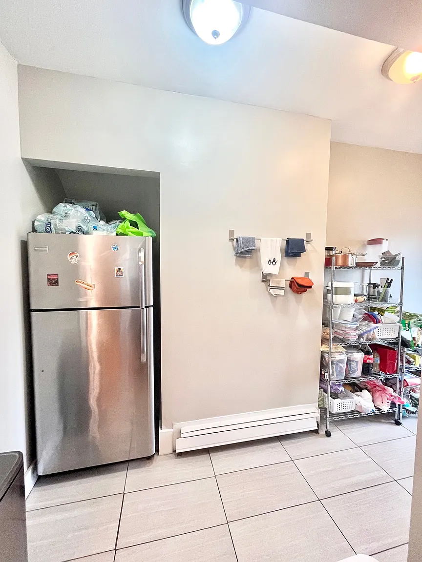 180 Hillside St, Mission Hill