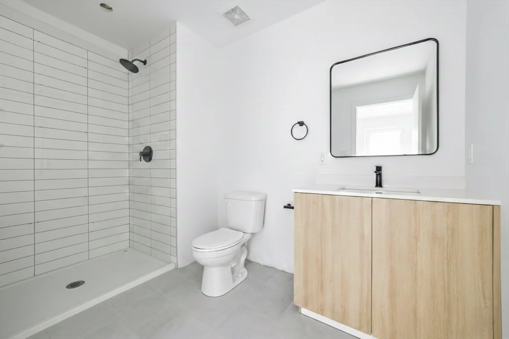 1035 Commonwealth Ave, Allston