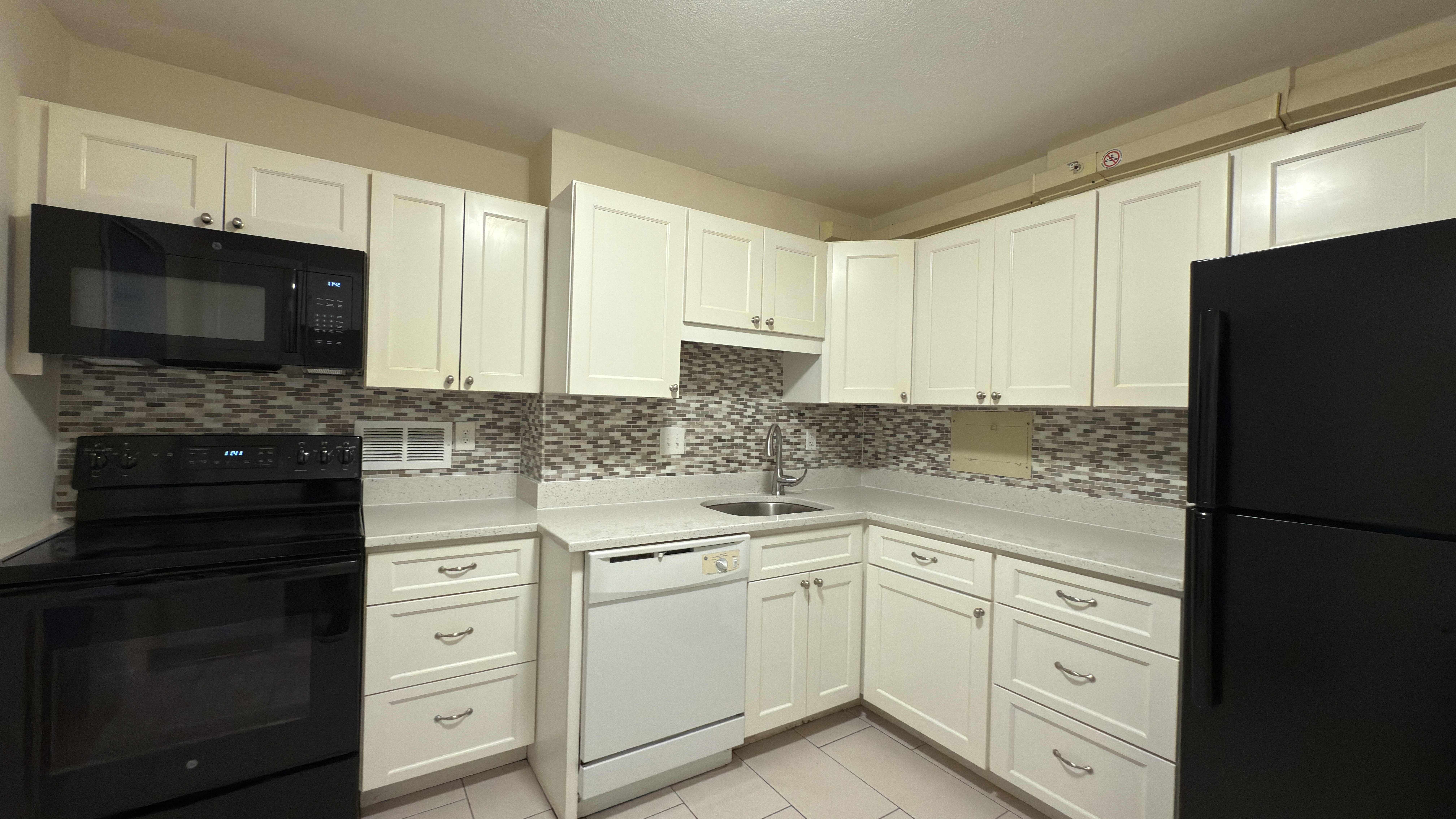 101 Monmouth St, Longwood