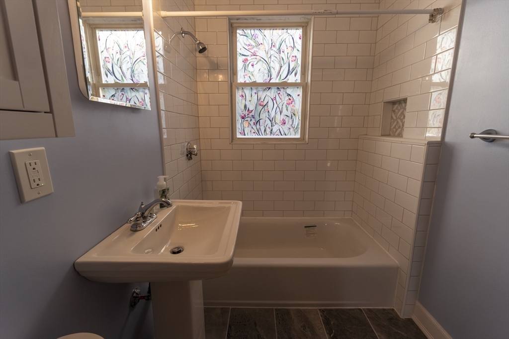 95 Bourne St, Jamaica Plain