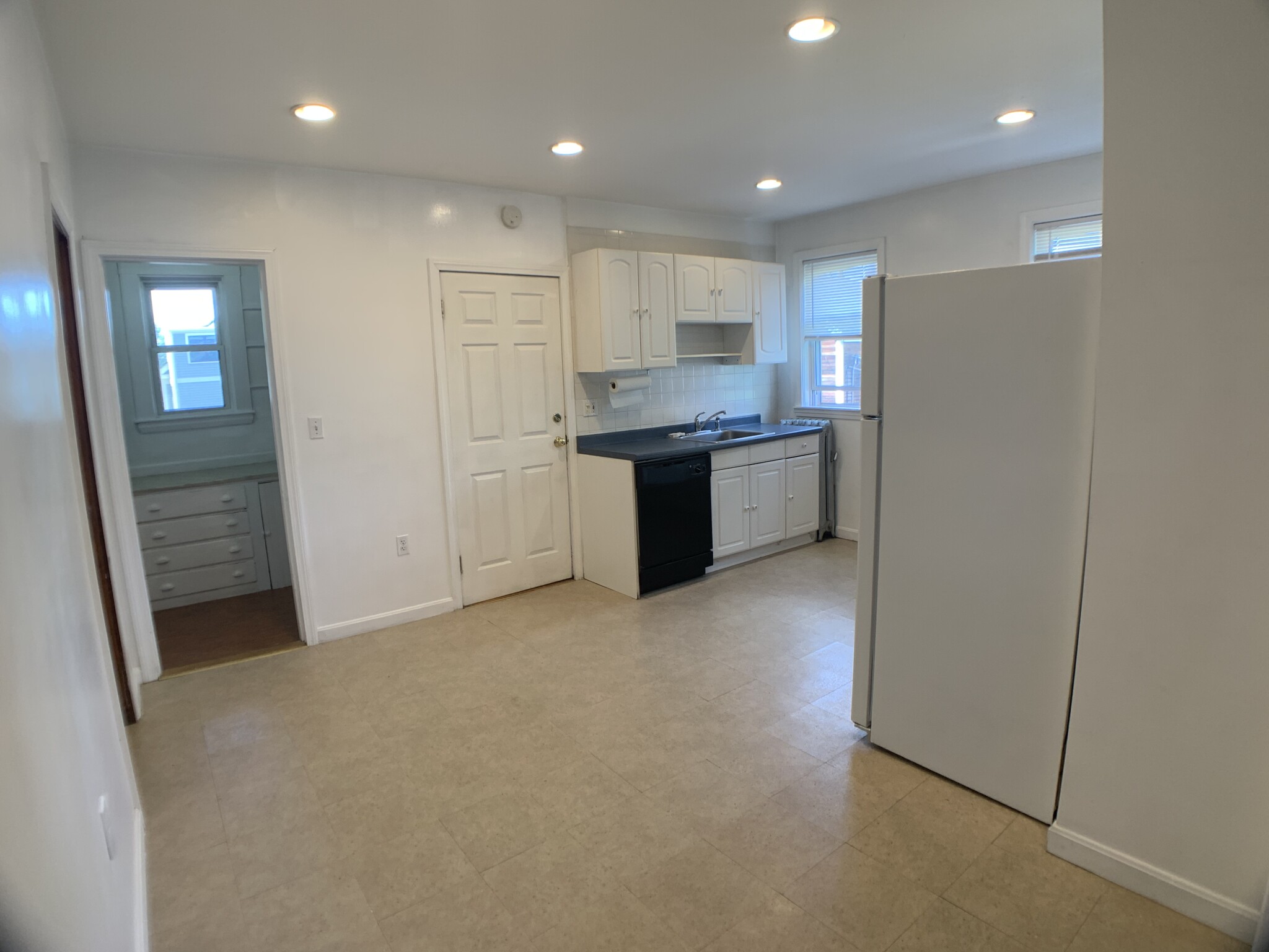 16 Montgomery St, North Cambridge