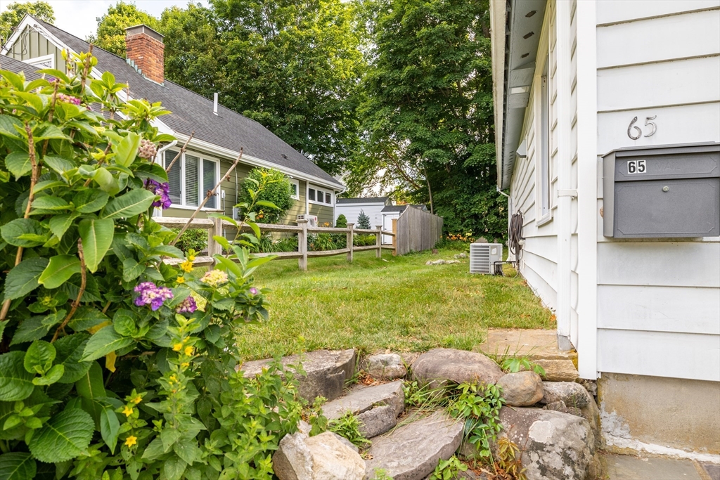 65 Sassamon Ave, Milton