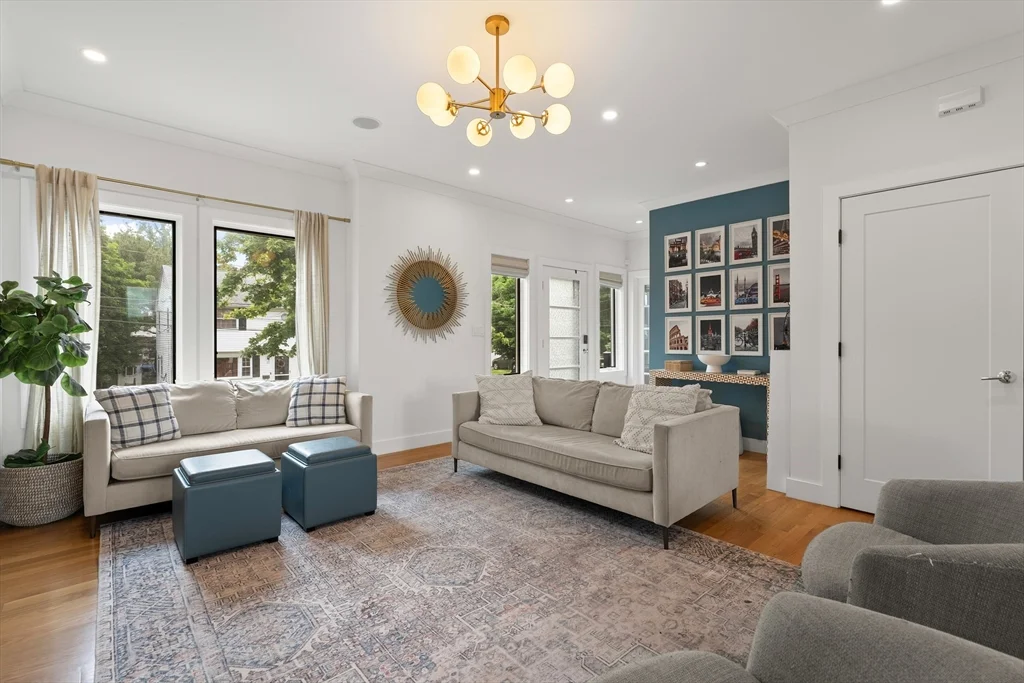 65 Lancaster Rd, Arlington