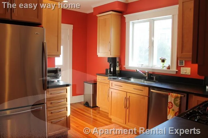 25 Leonard St, Davis Square